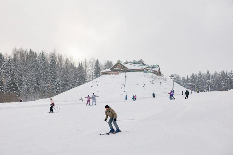 Skiing in Milovka in Plyos