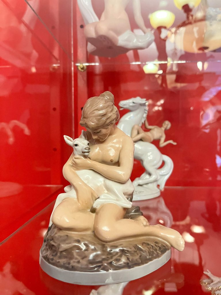 Western European Porcelain at the Museum of Porcelain, Lacquer, and Painting in Plyos