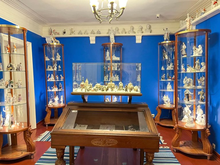 Russian Porcelain in the Museum of Porcelain, Lacquers, and Paintings in Plyos