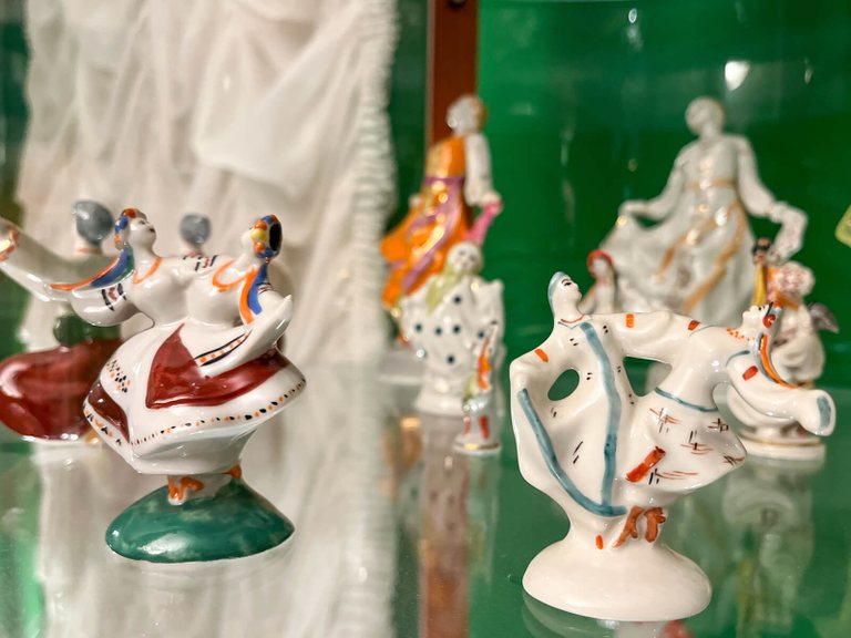 Ukrainian Porcelain at the Museum of Porcelain, Lacquer, and Painting in Plyos