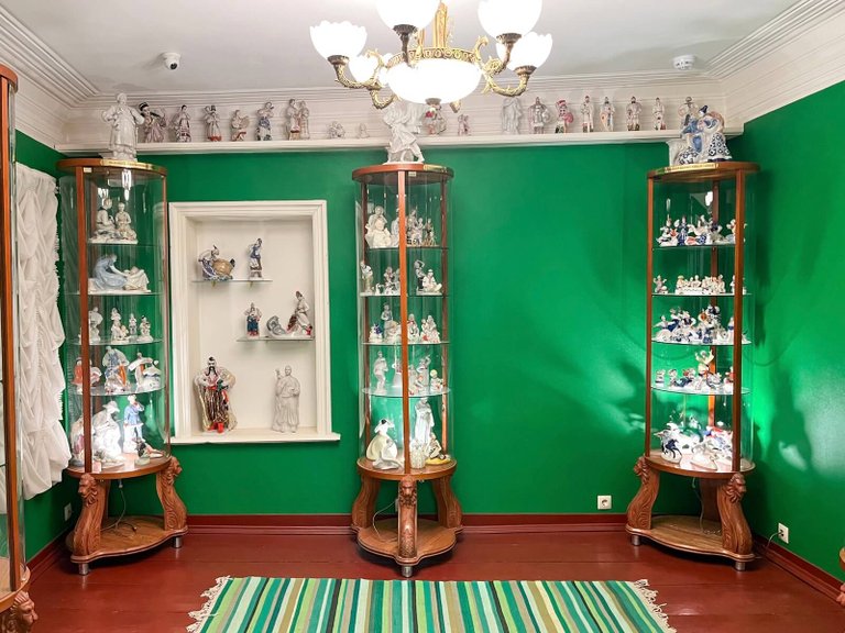 Ukrainian Porcelain Hall in the Museum of Porcelain, Lacquers, and Paintings in Plyos