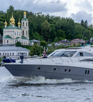 Yacht « Windy Cosmos »