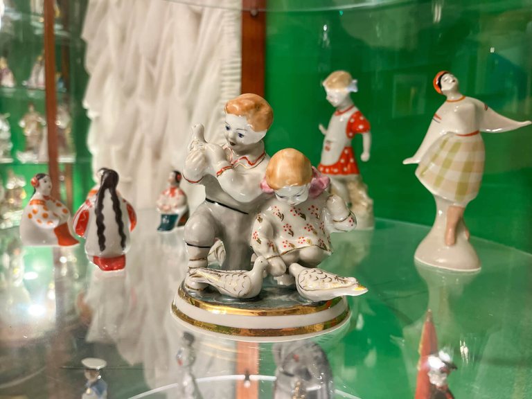 Ukrainian Porcelain at the Museum of Porcelain, Lacquer, and Painting in Plyos