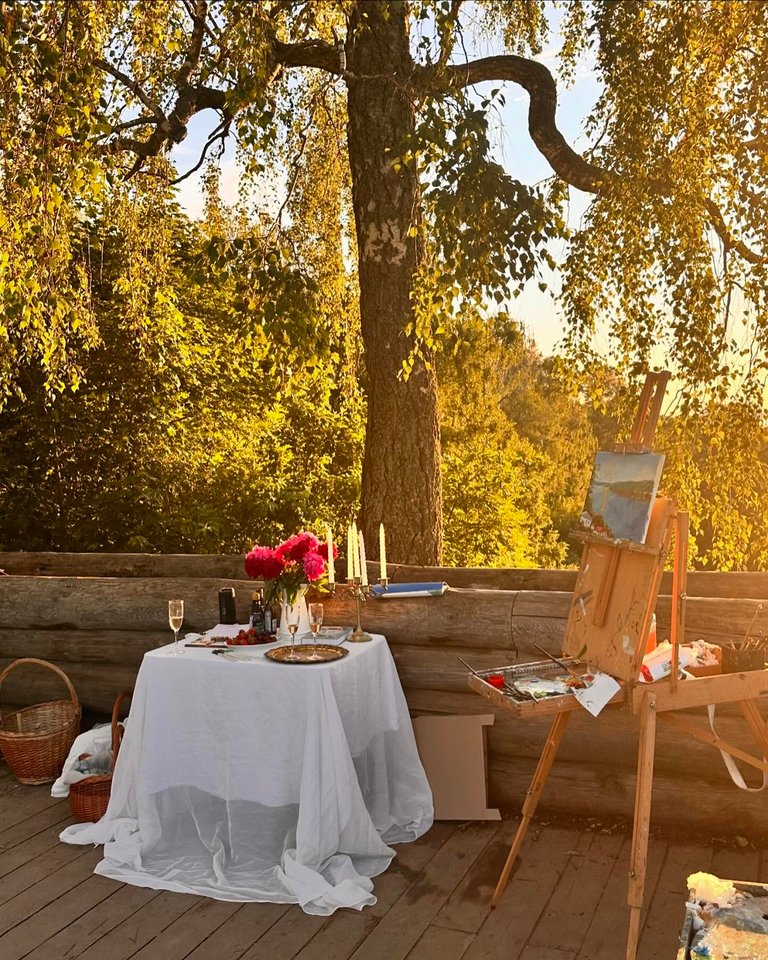 Art Picnic — Painting Master Class with a Glass of Champagne