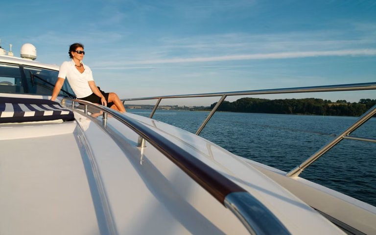 Yacht « Windy Cosmos »