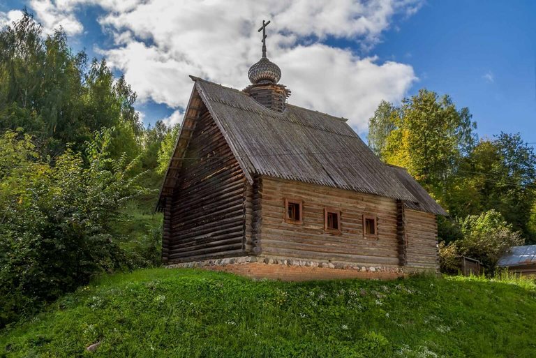 Деревянная часовня Архистратига Михаила из Антоново
