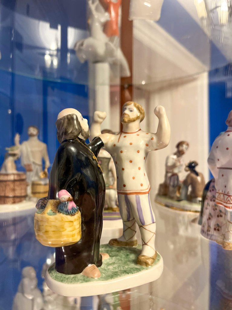 Russian Porcelain in the Museum of Porcelain, Lacquers, and Paintings in Plyos