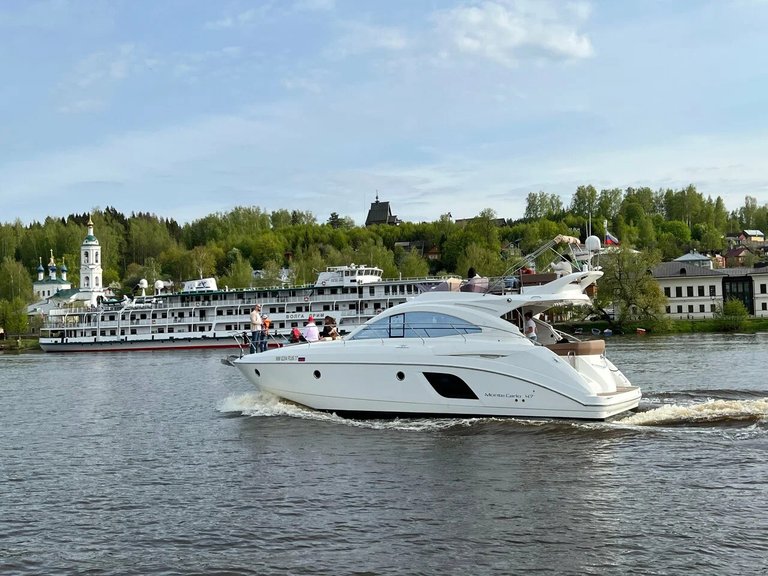 Yacht Riviera