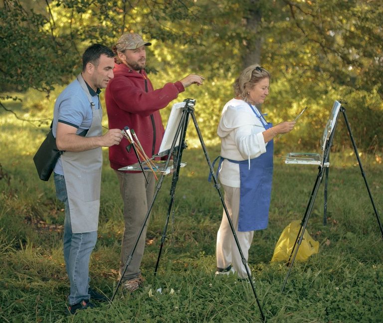 Plyos sur toile : masterclass de peinture avec Ilya Izumov