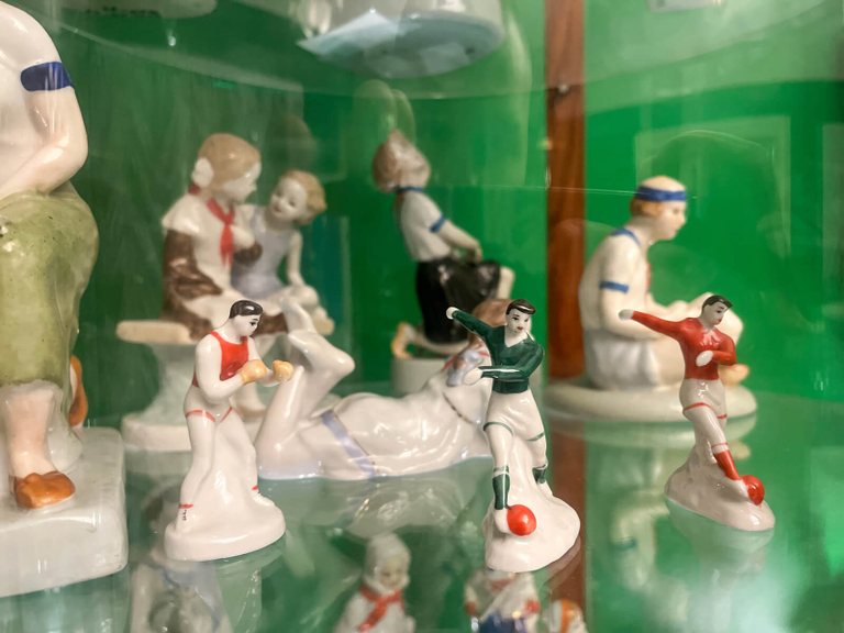 Ukrainian Porcelain at the Museum of Porcelain, Lacquer, and Painting in Plyos