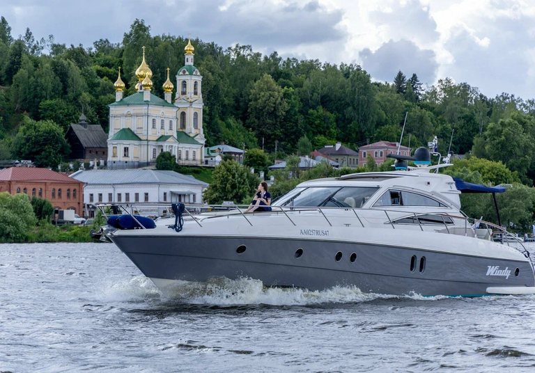 Yacht “Windy Cosmos”