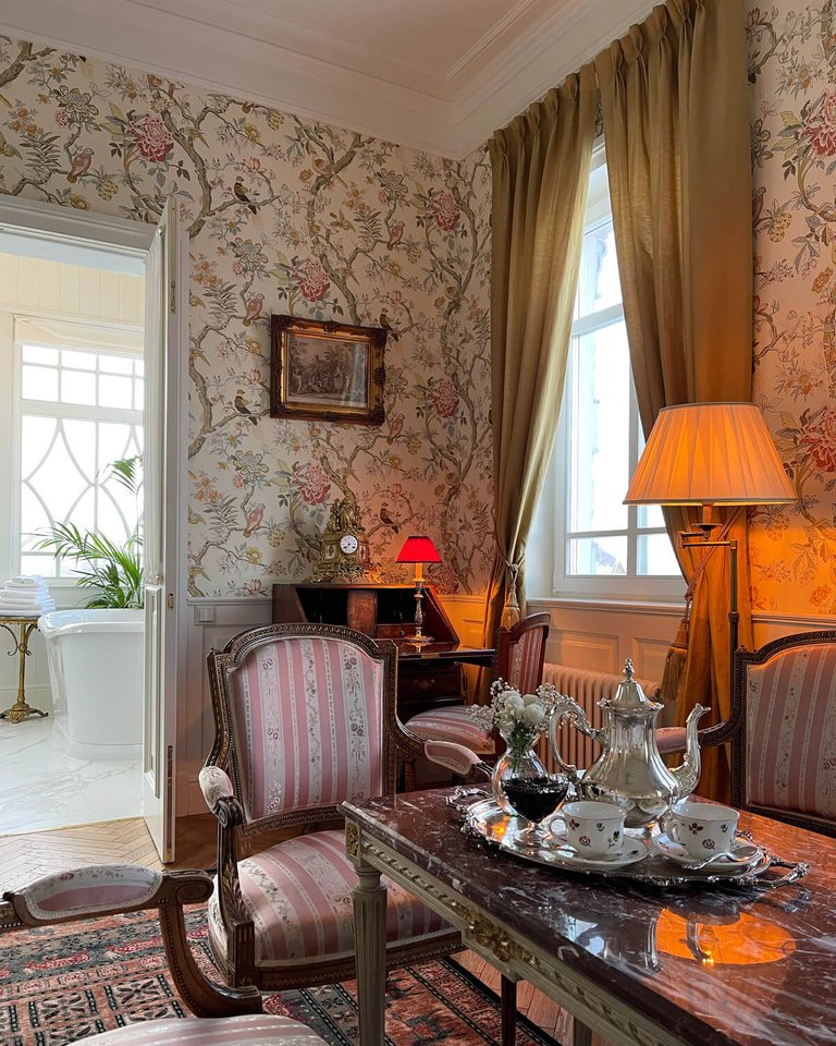 Grand Deluxe 1