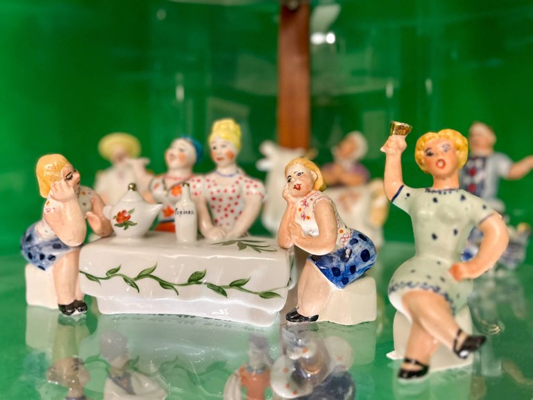 Ukrainian Porcelain in the Museum of Porcelain, Lacquers, and Paintings in Plyos