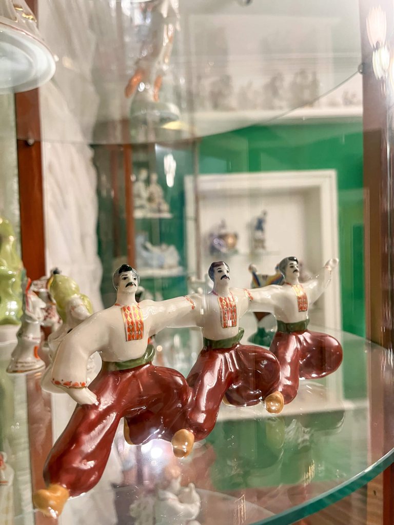 Ukrainian Porcelain at the Museum of Porcelain, Lacquer, and Painting in Plyos