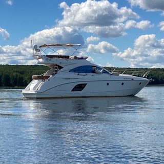 Riviera Yacht