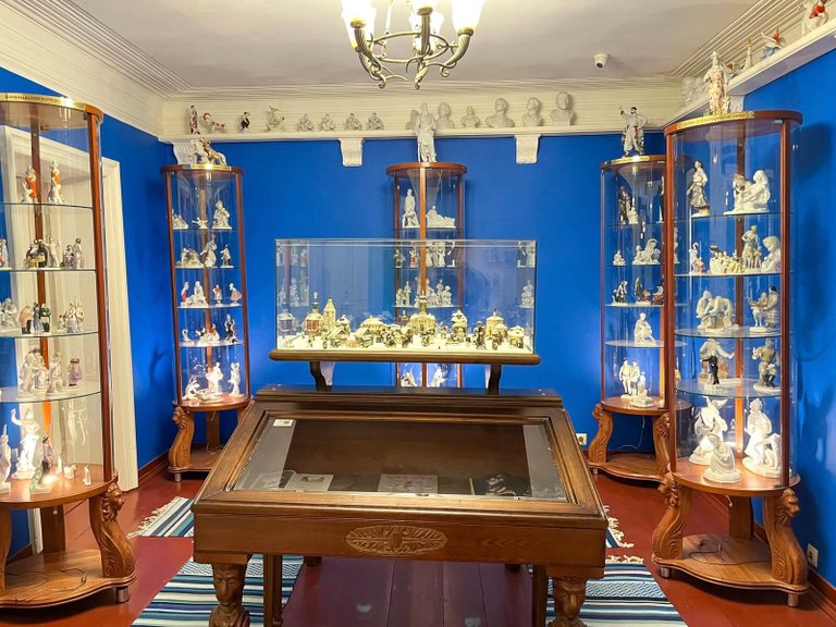Russian Porcelain in the Museum of Porcelain, Lacquers, and Paintings in Plyos