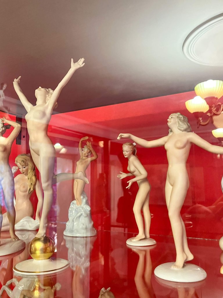 Western European Porcelain at the Museum of Porcelain, Lacquer, and Painting in Plyos