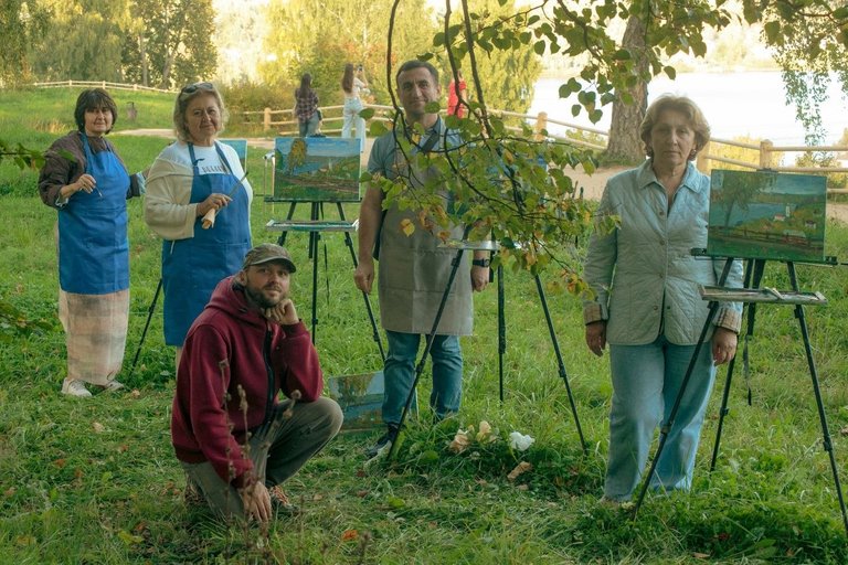Плёс на холсте: мастер-класс по живописи с Ильёй Изюмовым