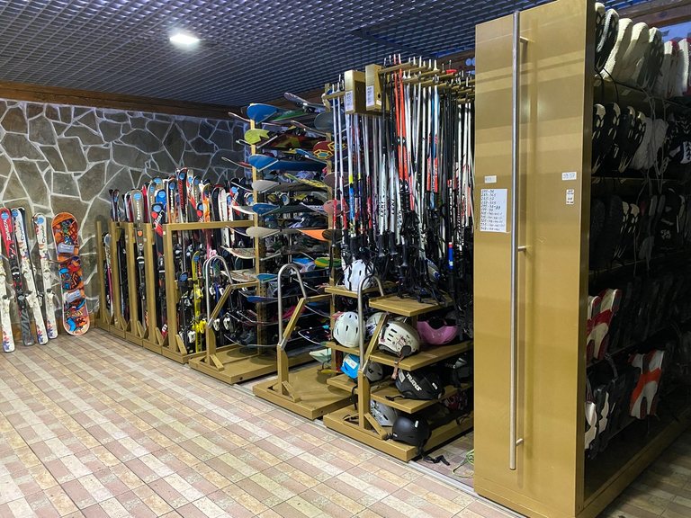 Прокат горных лыж и сноуборда в Миловке в Плёсе