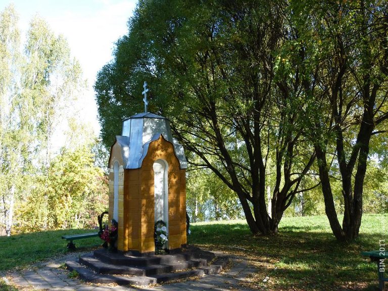 Монумент в память о погибших жителях Плёса в Великой Отечественной войне до реставрации на Воскресенской горе