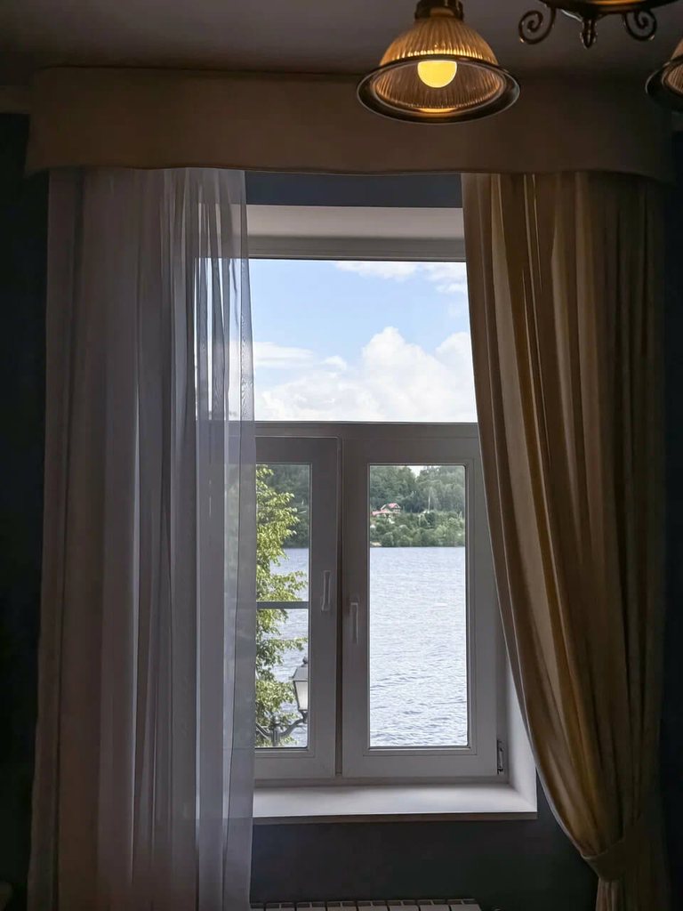 Deluxe