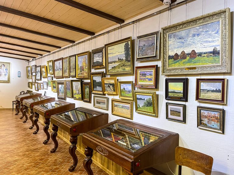 Vyacheslav Fedorov's Painting Gallery at the Museum of Porcelain, Lacquer, and Painting in Plyos
