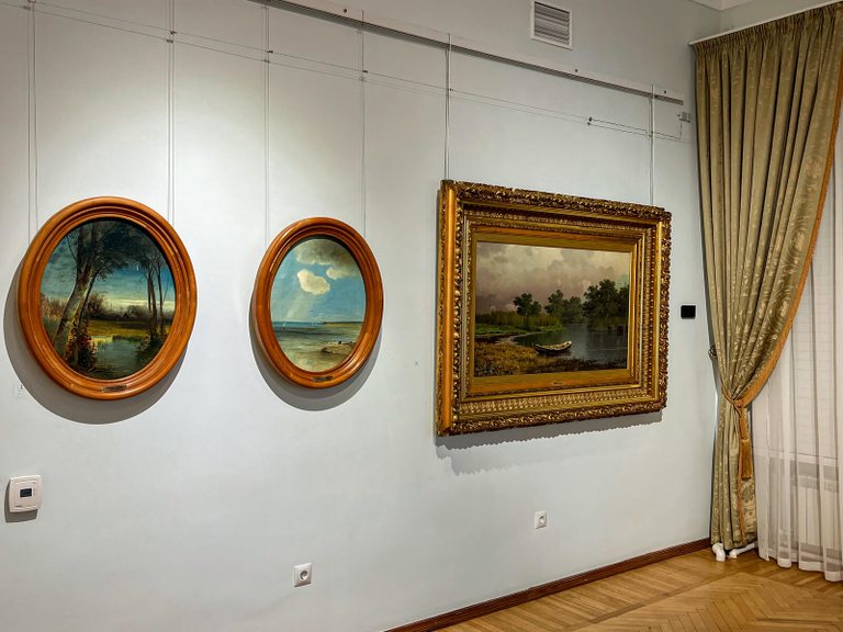 Paintings by Sudkovsky and Savrasov in the first hall of the Landscape Museum in Plyos