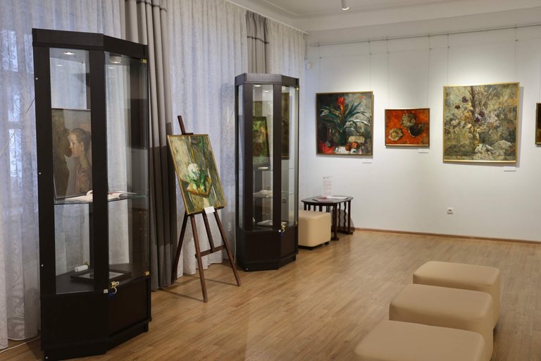 Exhibition “People's Artist of the Russian Federation Raisa Lebedeva”
