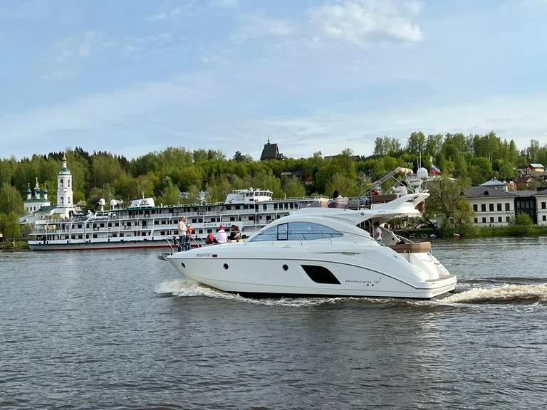 Yacht Riviera