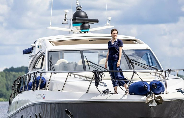 Yacht « Windy Cosmos »