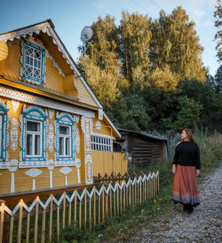 Дом с наличниками