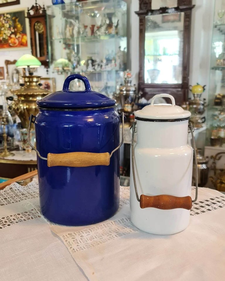 Enameled Milk Cans