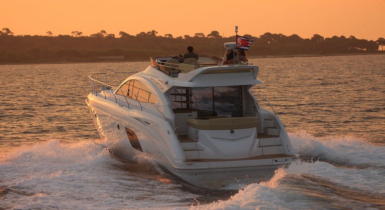 Yacht Riviera