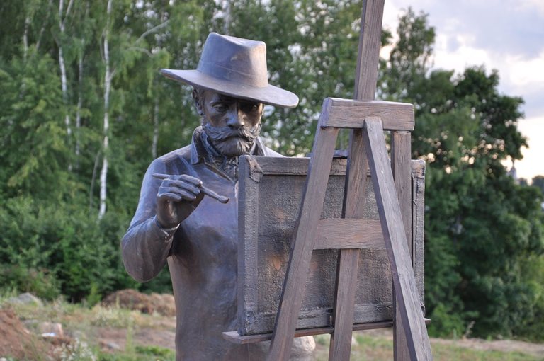 Памятник Левитану в Плёсе