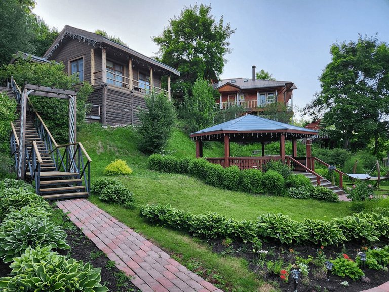 Guest Estate Plyos