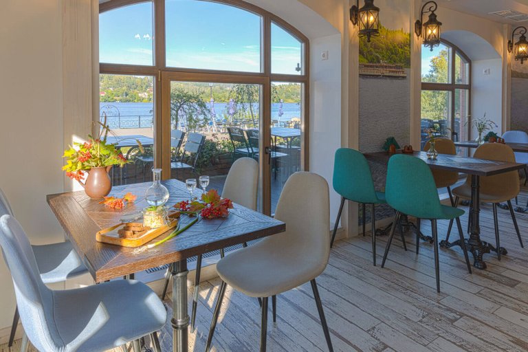 Restaurant “Promenade” in Plyos