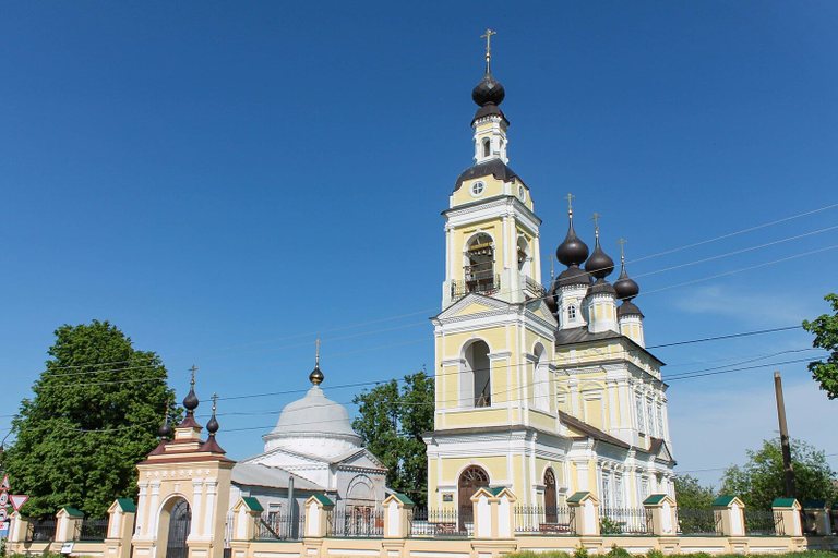 Церковь Троицы Живоначальной в Плёсе