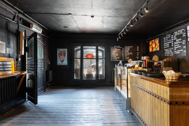Interior of the “Fish Corner” diner in Plyos. Photo by “Hidden Russia”