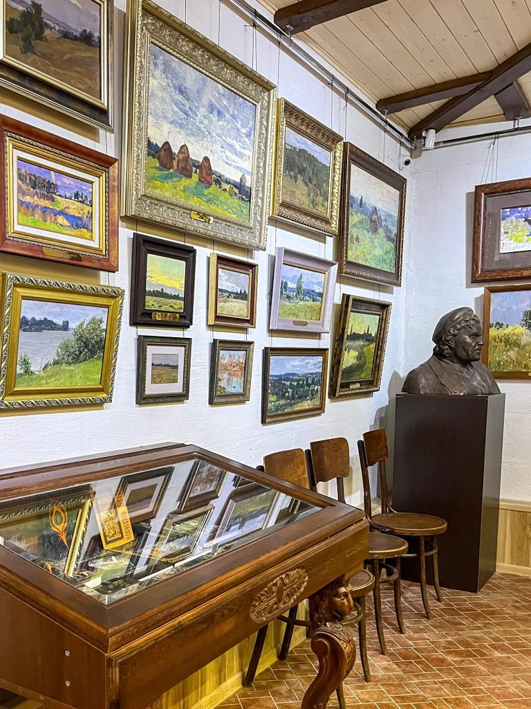 Vyacheslav Fedorov's Painting Gallery in the Museum of Porcelain, Lacquers, and Paintings in Plyos