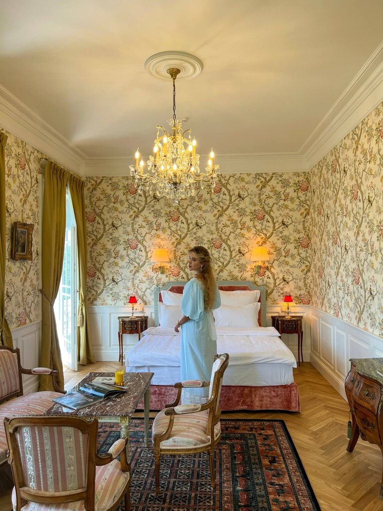 Grand Deluxe 1
